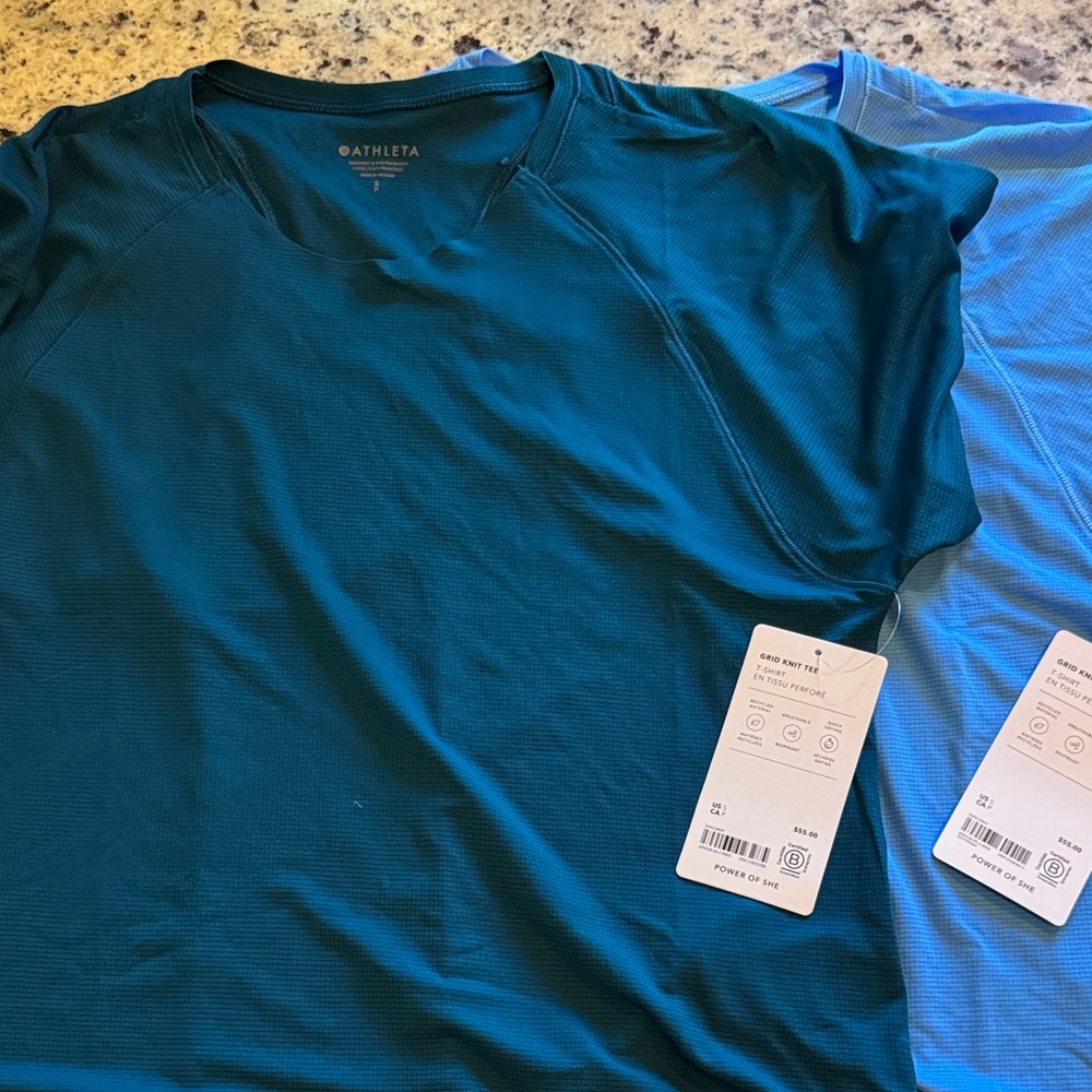 Athleta Women's Short Sleeve Tee in coastal Teal & Cornflower Blue